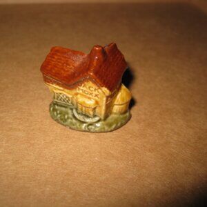 Red Rose Tea Wade Figure House that Jack Built